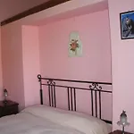 Mandra Chiusilla Farm stay *
