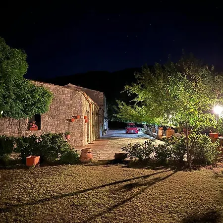 Mandra Chiusilla مزرعة للإقامة *